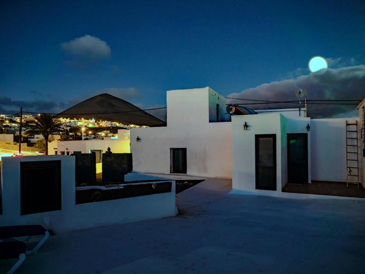 Comfortable House In Tias With Free Parking Экстерьер фото