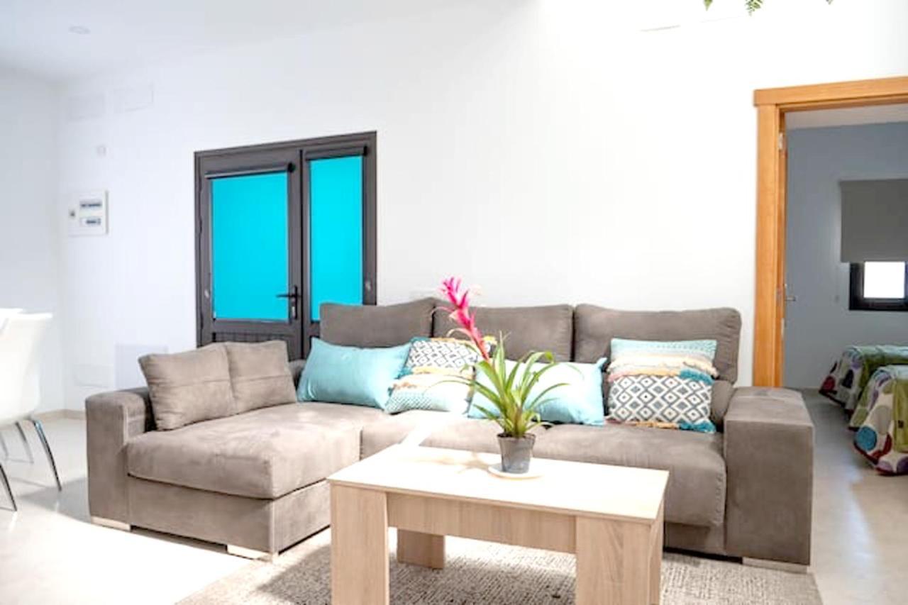 Comfortable House In Tias With Free Parking Экстерьер фото